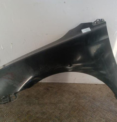 Aile avant gauche TOYOTA AVENSIS 2 Photo n°1