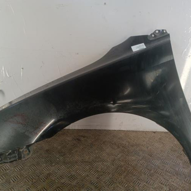 Aile avant gauche TOYOTA AVENSIS 2