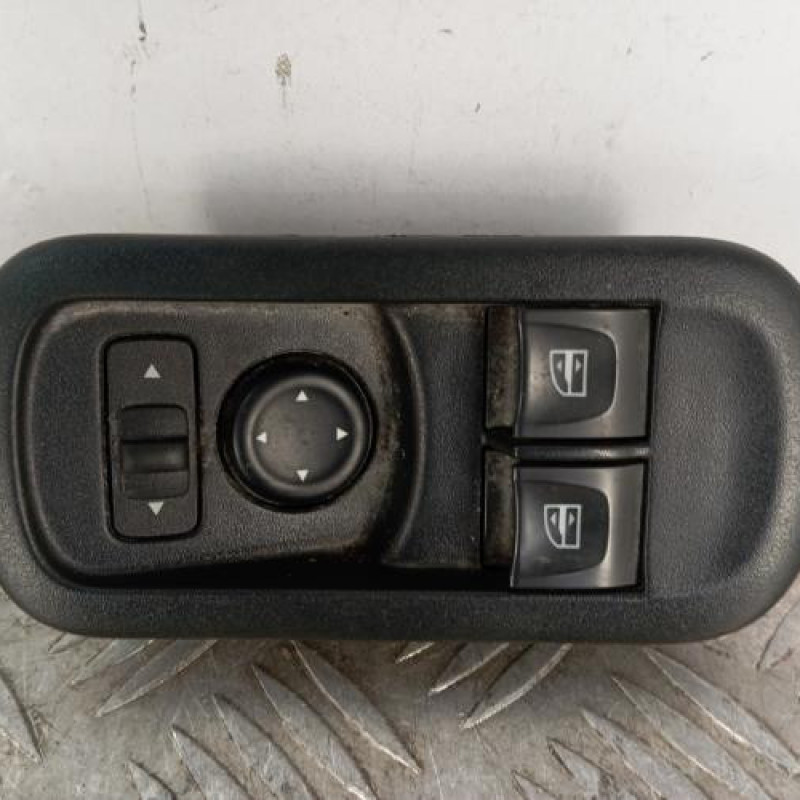 Interrupteur de leve vitre avant gauche RENAULT MASTER 3