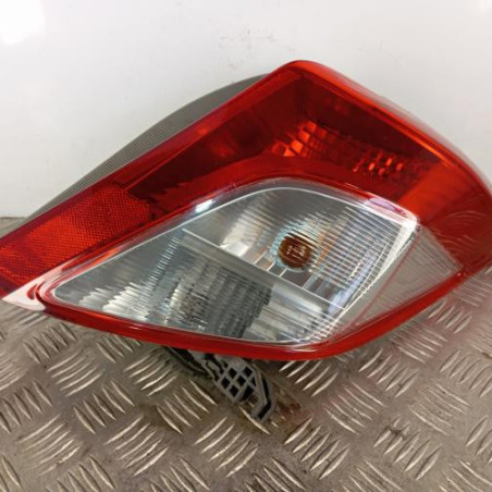 Feu arriere principal droit (feux) TOYOTA YARIS 3 Photo n°1