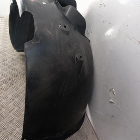 Pare boue avant gauche PEUGEOT 208 1