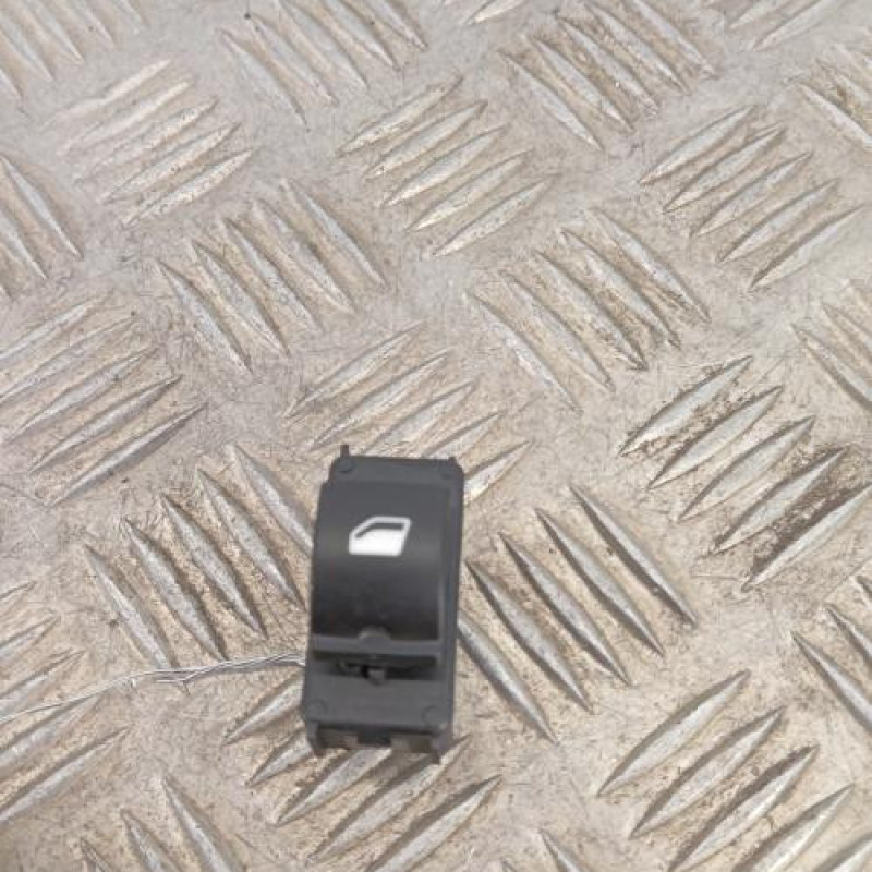 Interrupteur de leve vitre avant droit CITROEN C4 CACTUS