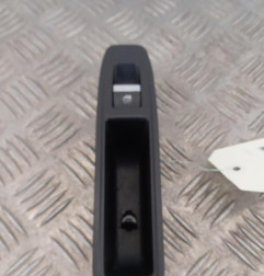 Interrupteur de leve vitre arriere droit RENAULT CLIO 5 Photo n°1