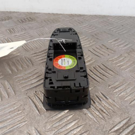 Interrupteur de leve vitre avant gauche RENAULT CLIO 5