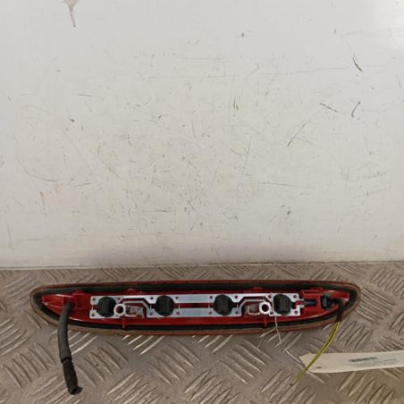 Feu arriere stop central PEUGEOT 208 1