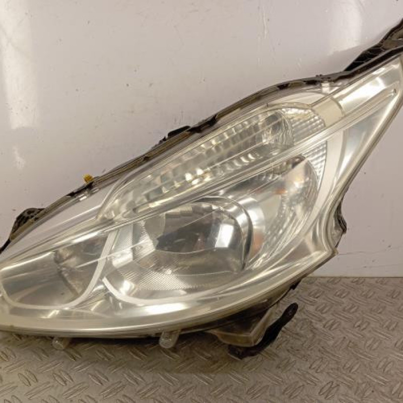 Optique avant principal gauche (feux)(phare) PEUGEOT 208 1