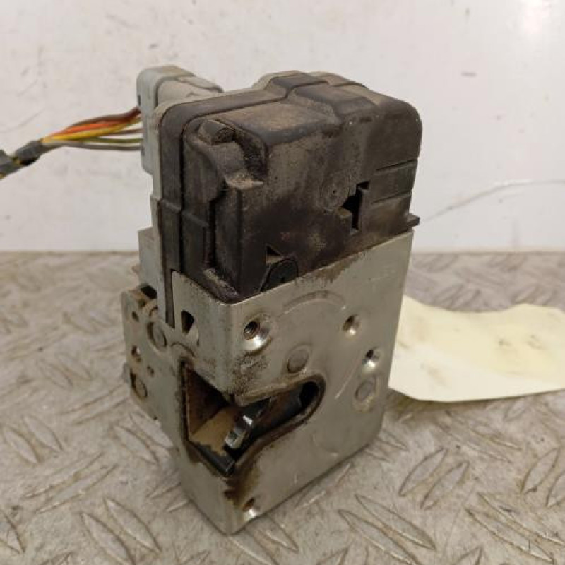 Serrure avant droit PEUGEOT 206+