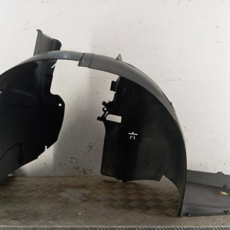 Pare boue avant droit PEUGEOT 406 Photo n°1