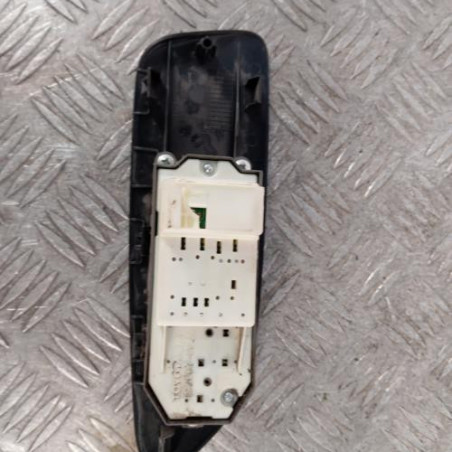 Interrupteur de leve vitre avant gauche TOYOTA AURIS 1