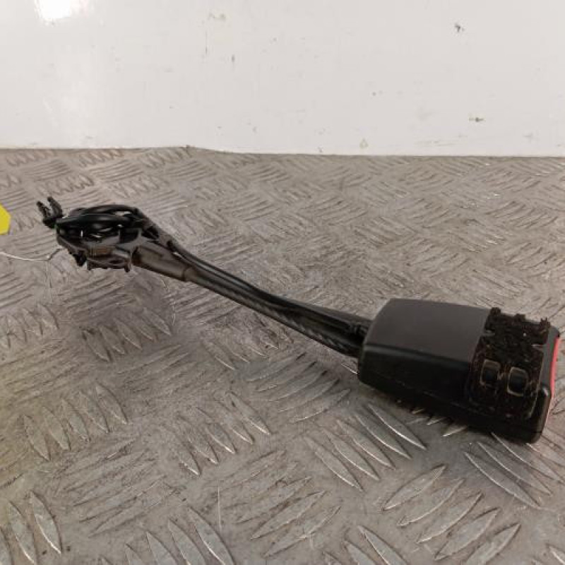 Attache ceinture avant droit AUDI A4 3