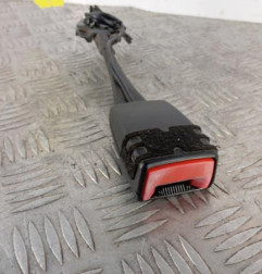 Attache ceinture avant droit AUDI A4 3