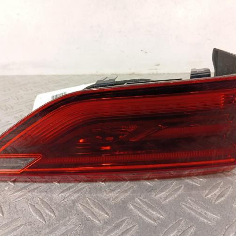 Feu arriere secondaire gauche (feux) VOLKSWAGEN GOLF 8