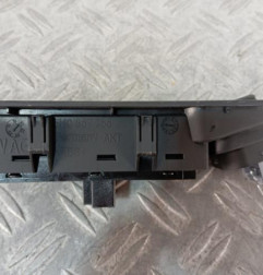 Interrupteur de leve vitre avant gauche VOLKSWAGEN GOLF 8 Photo n°3