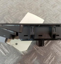 Interrupteur de leve vitre avant gauche VOLKSWAGEN GOLF 8 Photo n°4