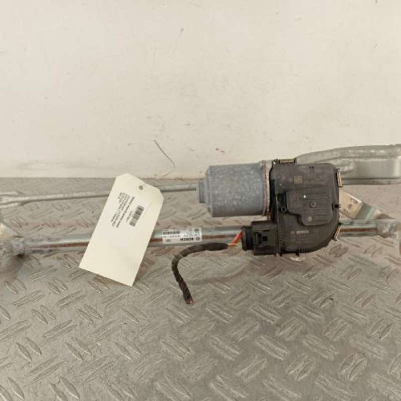 Moteur essuie glace avant VOLKSWAGEN GOLF 8