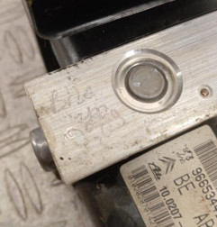 Bloc ABS (freins anti-blocage) PEUGEOT 207 Photo n°6