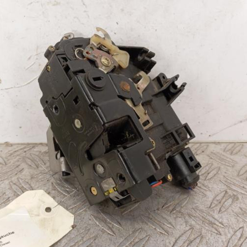 Serrure arriere gauche AUDI A6 2