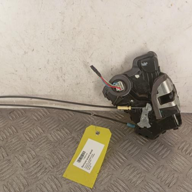 Serrure avant droit TOYOTA VERSO