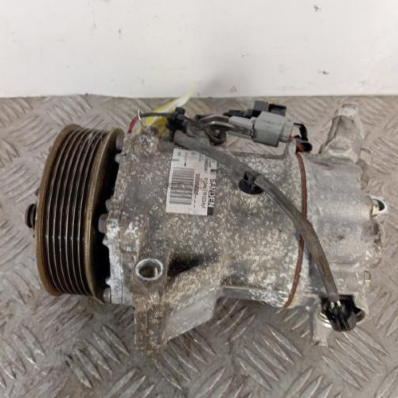 Compresseur clim RENAULT CLIO 4