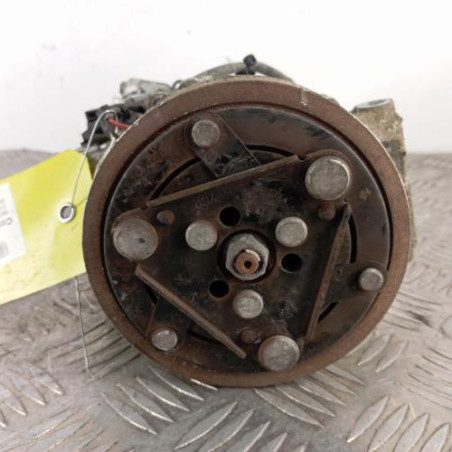 Compresseur clim RENAULT CLIO 4