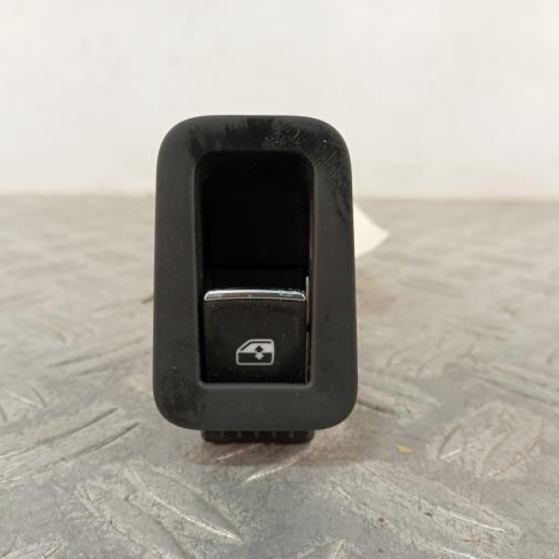 Interrupteur de leve vitre arriere gauche VOLKSWAGEN GOLF 8