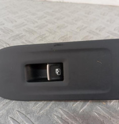 Interrupteur de leve vitre avant droit VOLKSWAGEN GOLF 8 Photo n°1