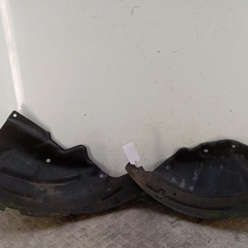 Pare boue avant droit RENAULT MEGANE 4