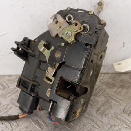 Serrure avant droit AUDI A6 2 Photo n°1