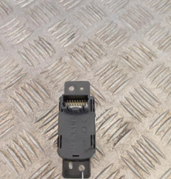 Bloc electrique de frein a main RENAULT CLIO 5