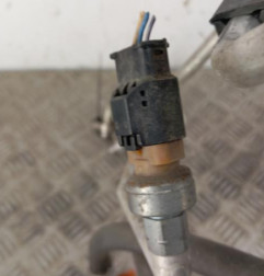 Tuyau de climatisation PEUGEOT 208 1 Photo n°4