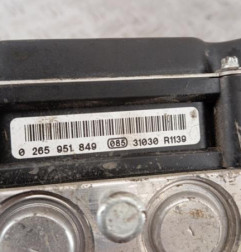 Bloc ABS (freins anti-blocage) NISSAN QASHQAI 1 Photo n°5