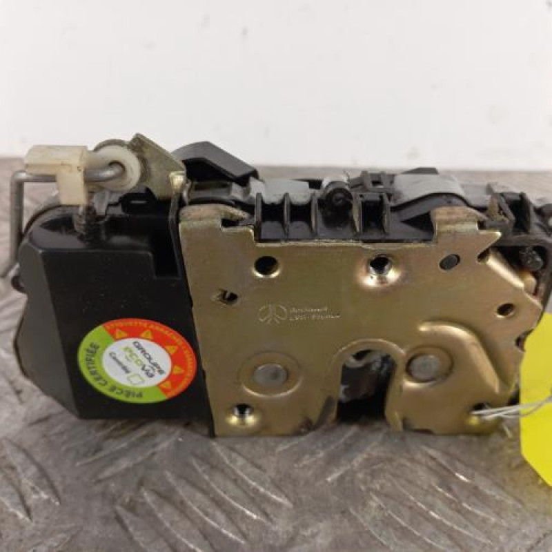 Serrure avant droit PEUGEOT 307