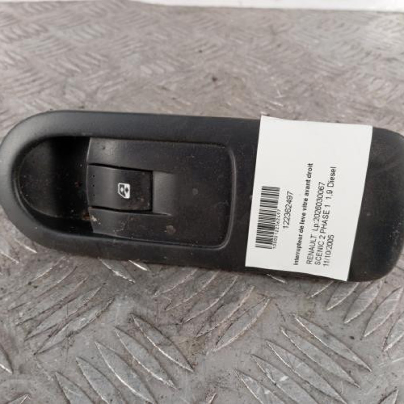 Interrupteur de leve vitre avant droit RENAULT SCENIC 2