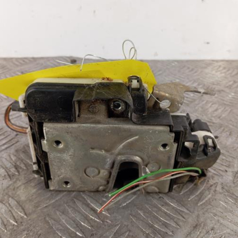 Serrure avant gauche VOLKSWAGEN GOLF 3