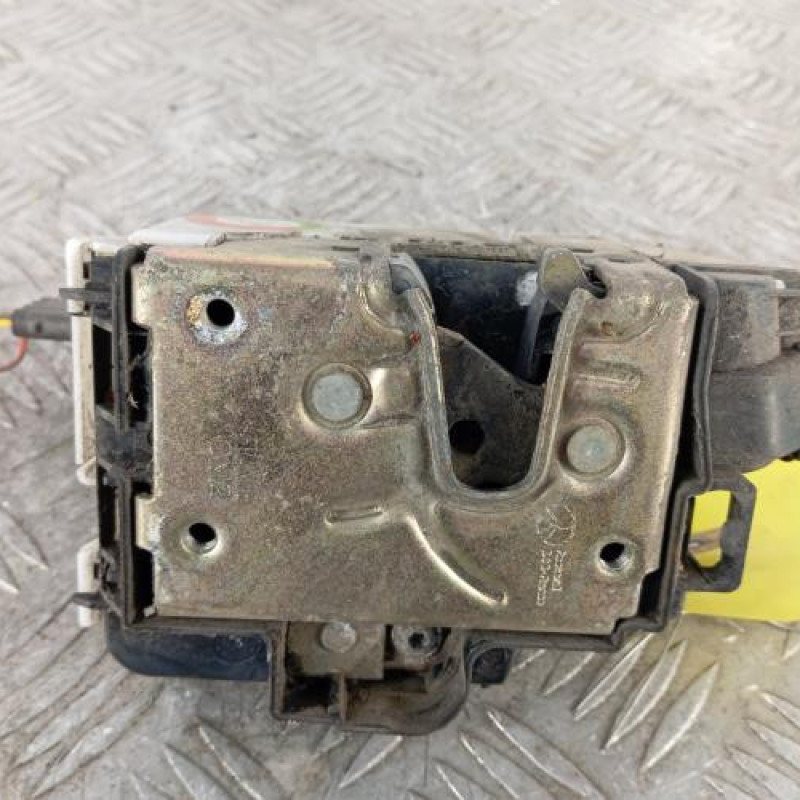 Serrure avant droit VOLKSWAGEN GOLF 3