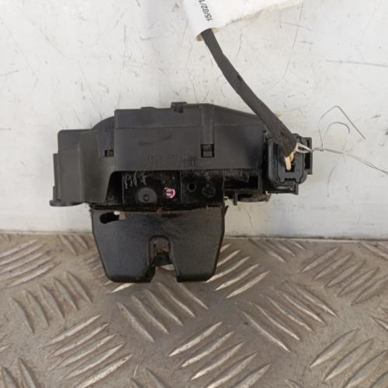 Serrure de hayon CITROEN C4 CACTUS Serrure de hayon CITROEN C4 CACTUS