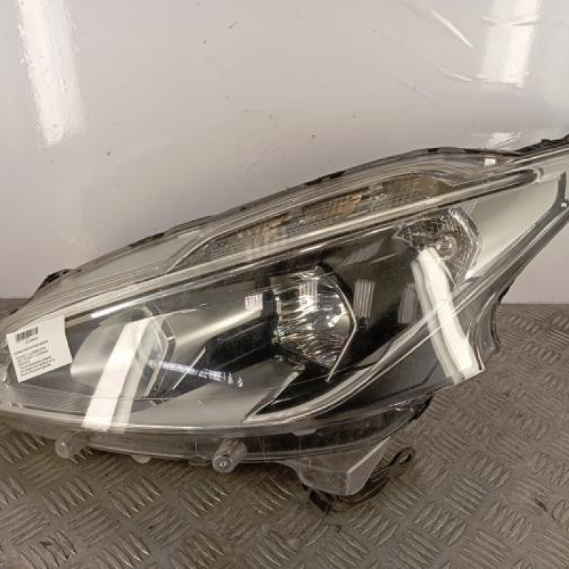Optique avant principal gauche (feux)(phare) PEUGEOT 208 1