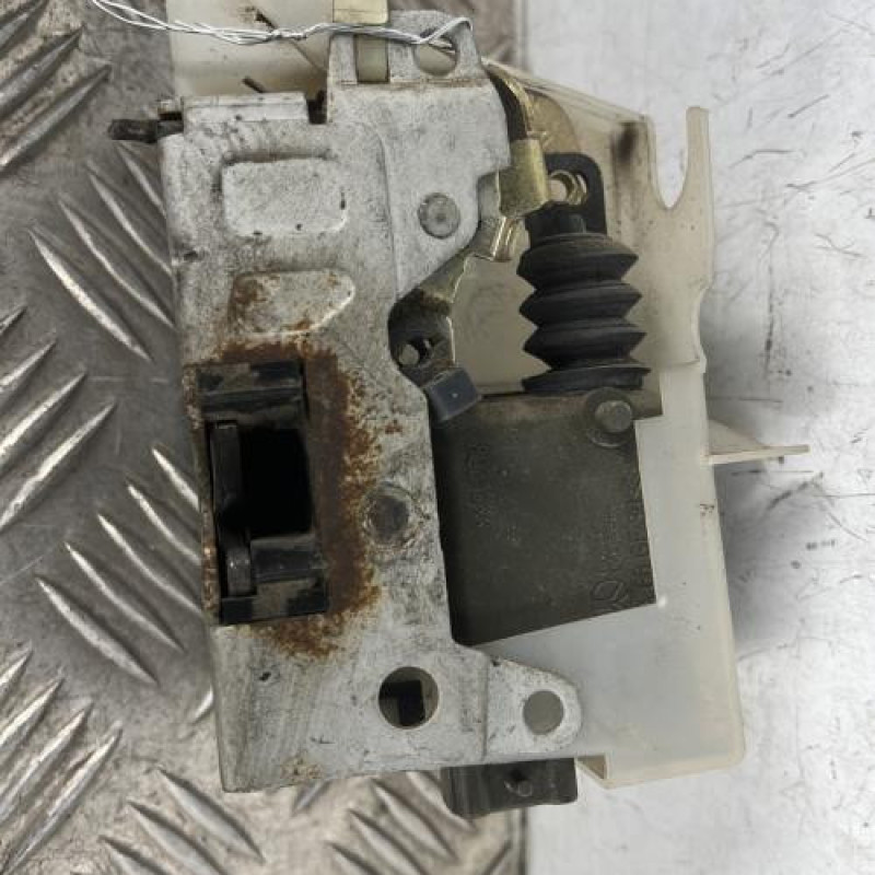 Serrure arriere gauche RENAULT CLIO 2