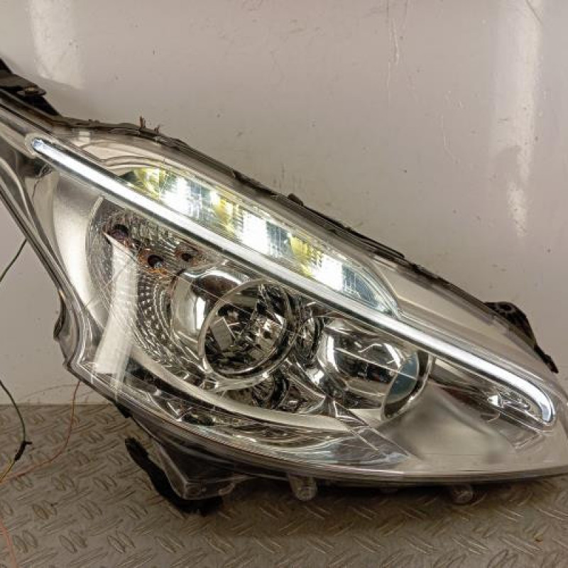 Optique avant principal droit (feux)(phare) PEUGEOT 208 1