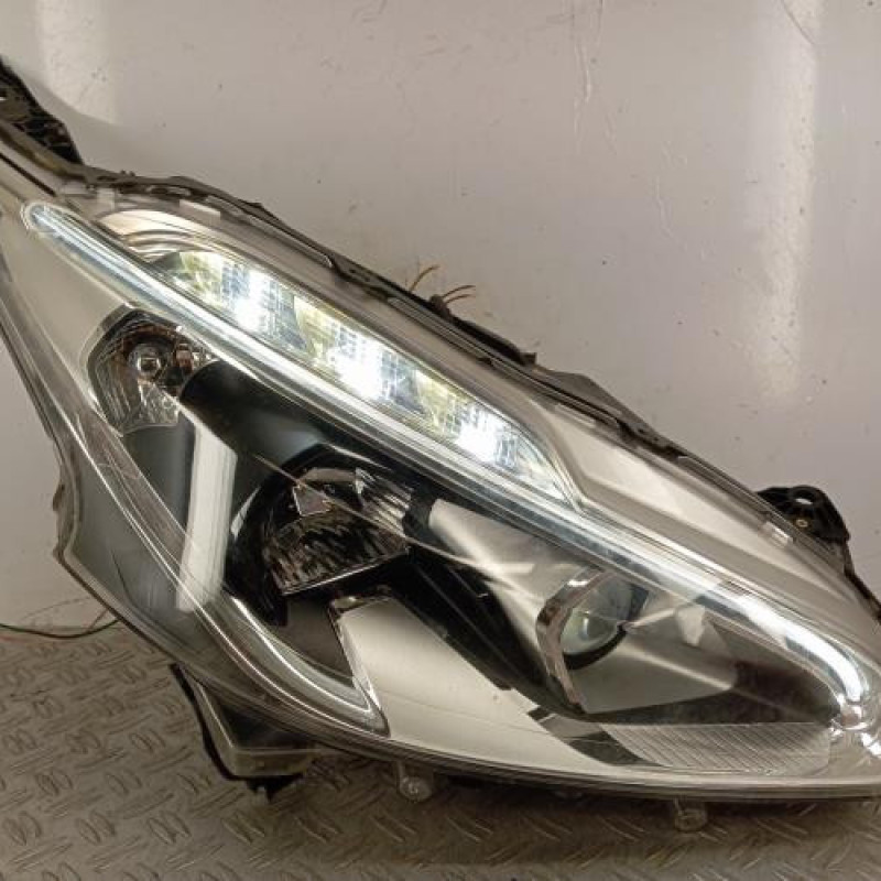 Optique avant principal droit (feux)(phare) PEUGEOT 208 1