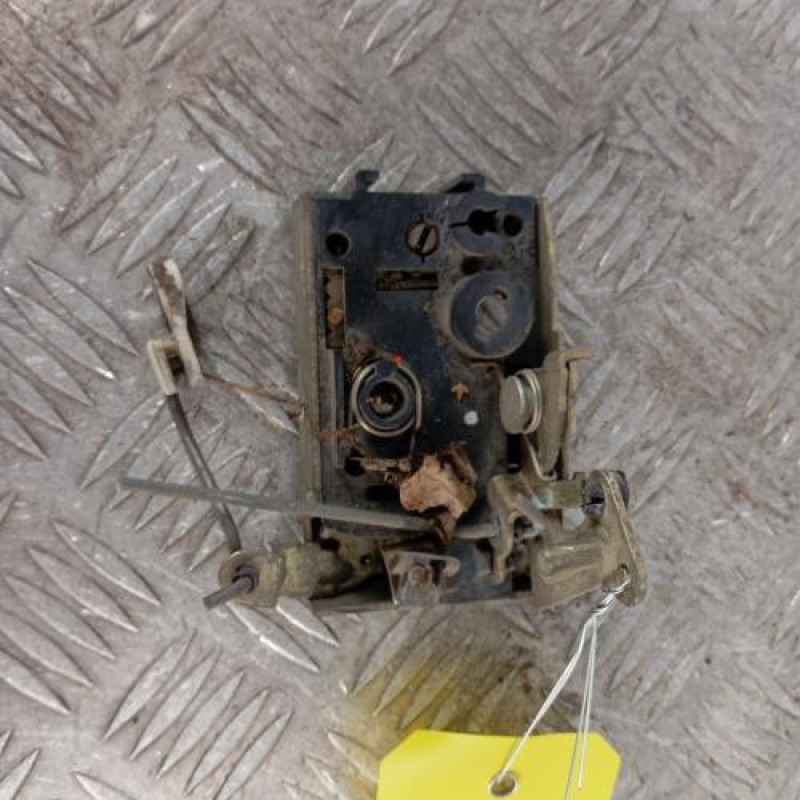 Serrure avant gauche PEUGEOT 106