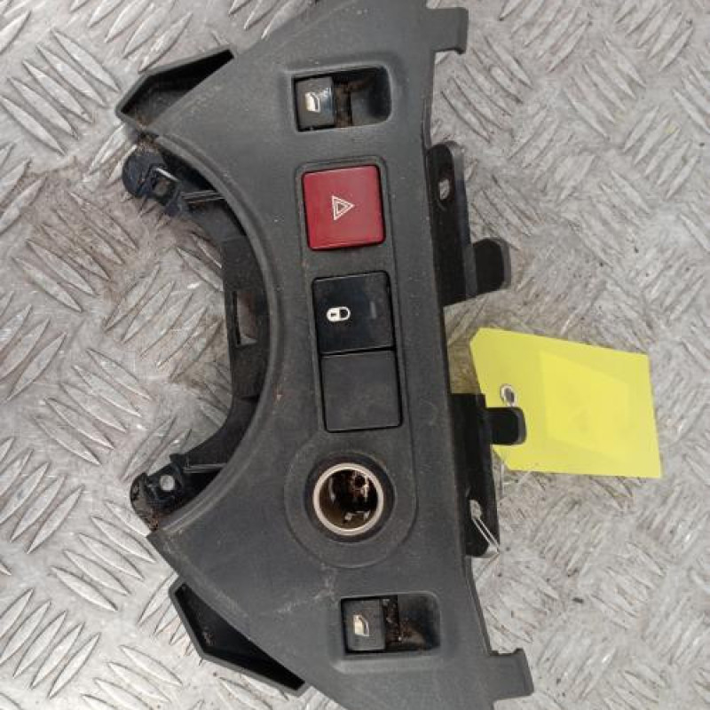Interrupteur de leve vitre avant gauche PEUGEOT PARTNER 2