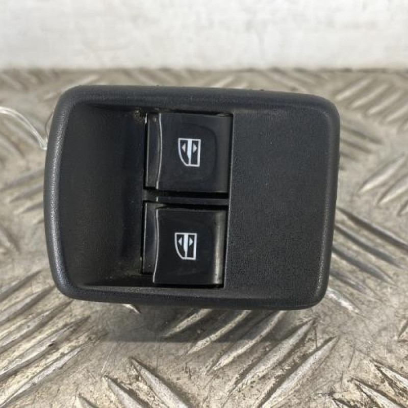Interrupteur de leve vitre avant gauche RENAULT KANGOO 2