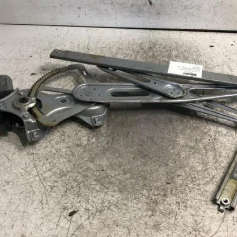 Leve vitre electrique avant gauche TOYOTA YARIS 2