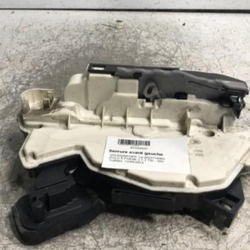 Serrure avant gauche VOLKSWAGEN POLO 5 Serrure avant gauche VOLKSWAGEN POLO 5
