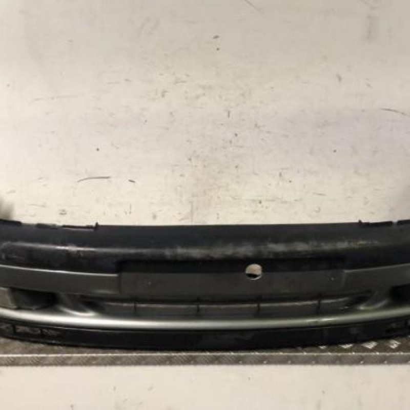 Pare choc avant RENAULT LAGUNA 1 Pare choc avant RENAULT LAGUNA 1