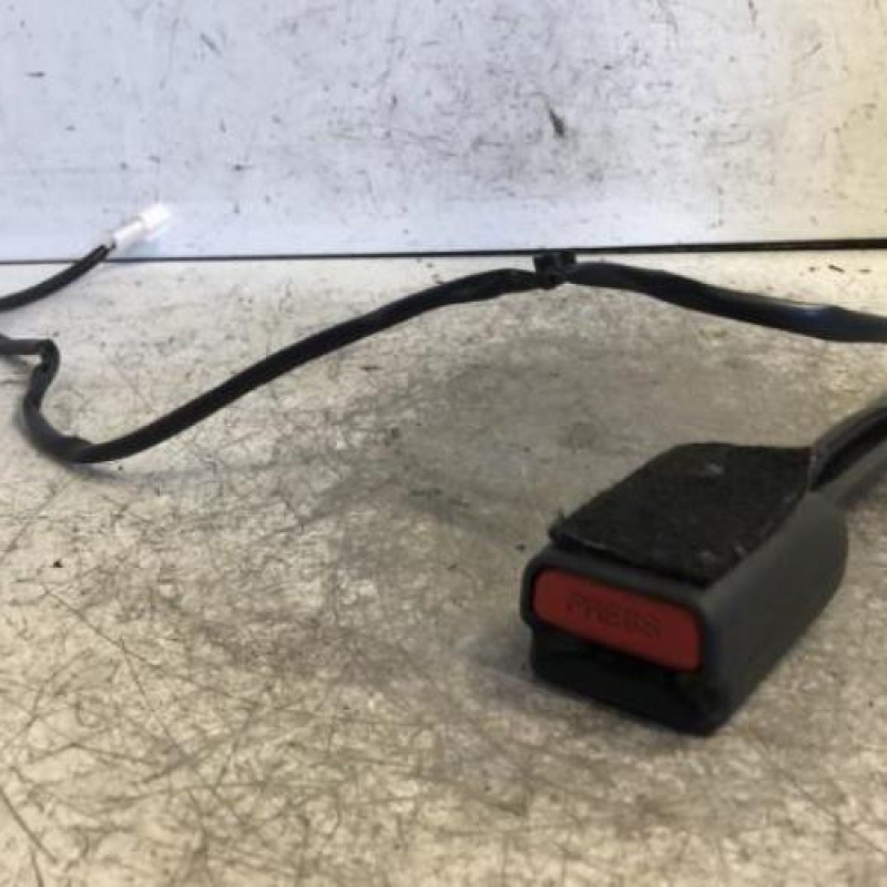 Attache ceinture avant droit NISSAN PULSAR