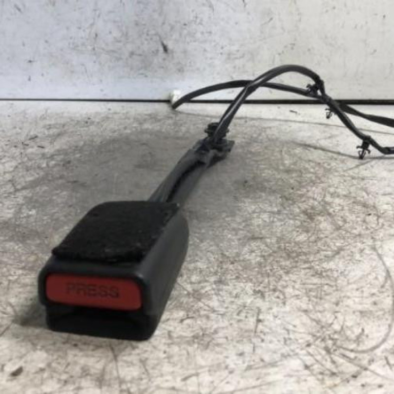 Attache ceinture avant gauche NISSAN PULSAR