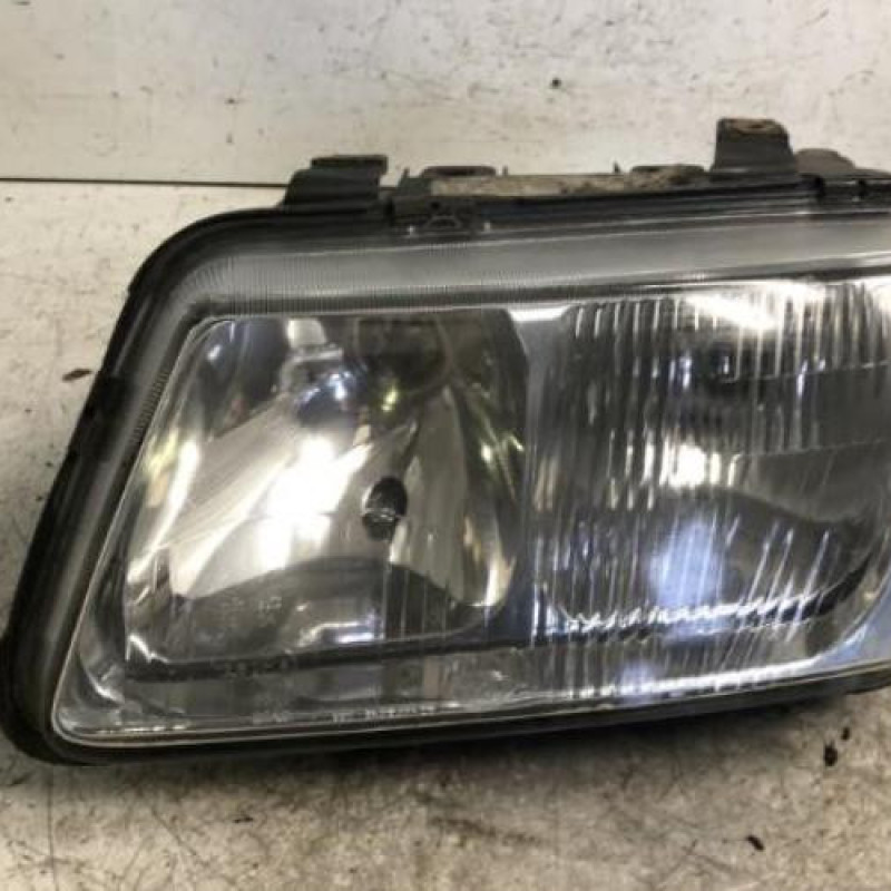 Optique avant principal gauche (feux)(phare) AUDI A3 1