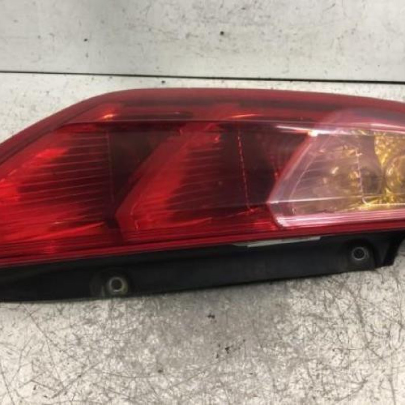 Feu arriere principal gauche (feux) FIAT GRANDE PUNTO Feu arriere principal gauche (feux) FIAT GRANDE PUNTO
